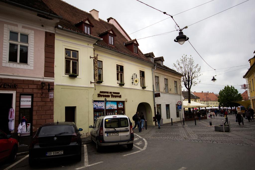 Hostel Pangeea Sybin Zewnętrze zdjęcie